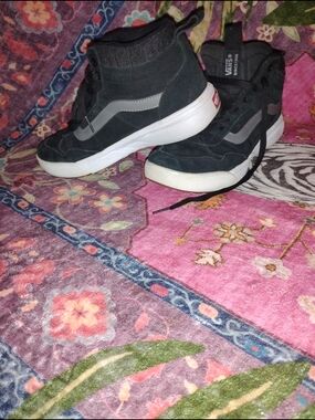 Vans High-Top Sneakers in Black with Gray Stripe